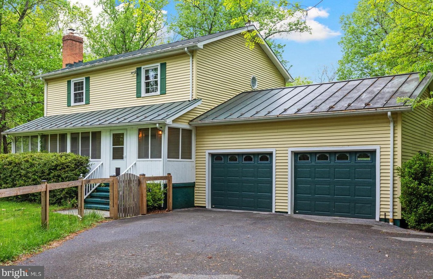 286 Ebenezer Rd, Mount Weather, VA 20135