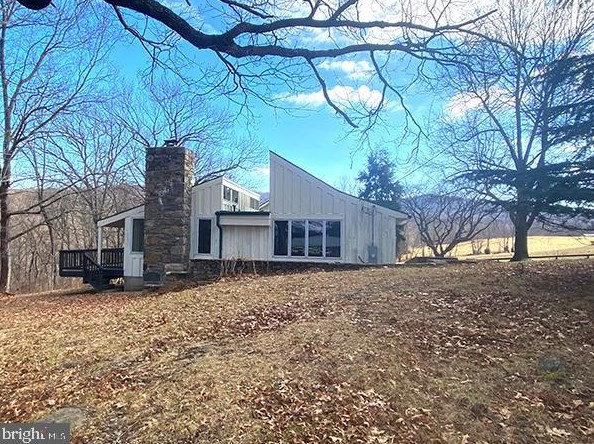 811 Randleston Ln, Mount Weather, VA 20135