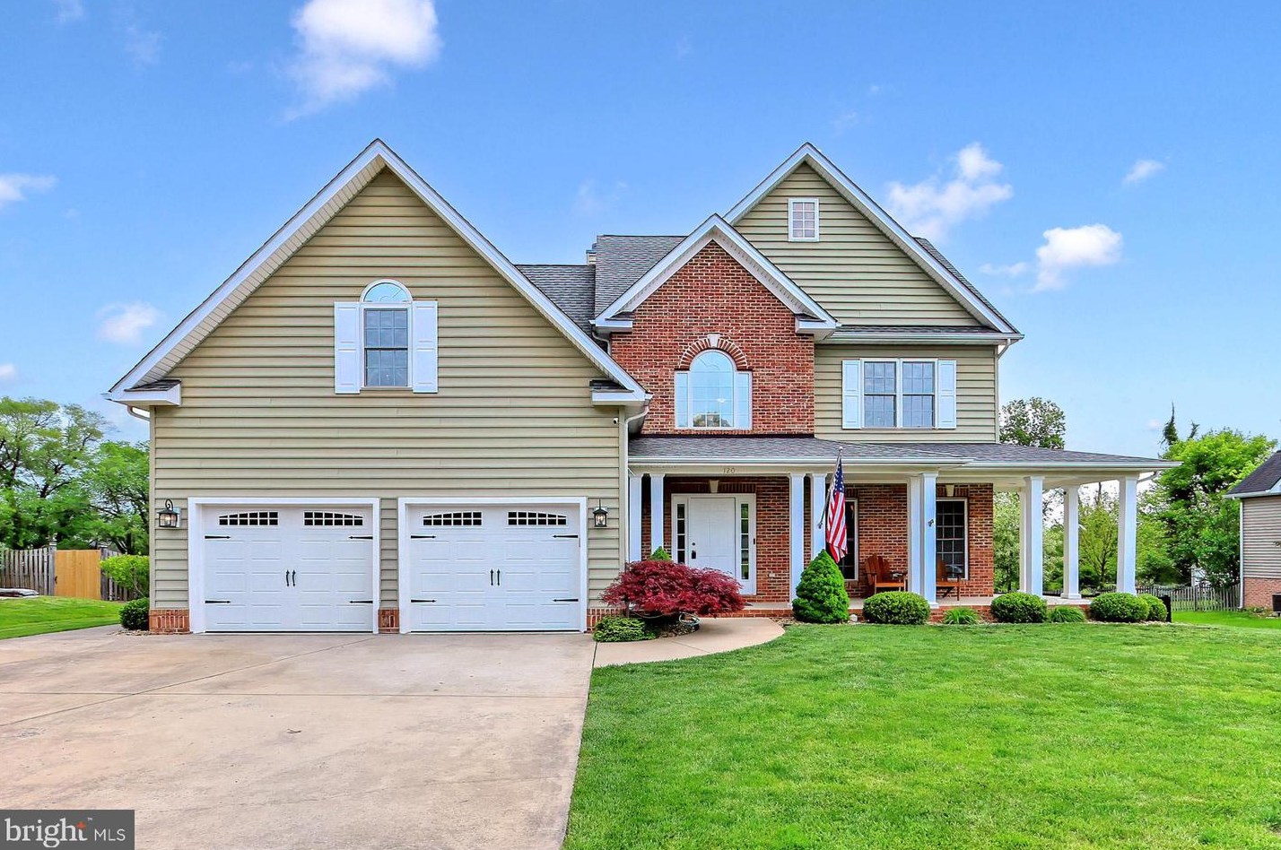 120 Hermitage Blvd, Mount Weather, VA 22611