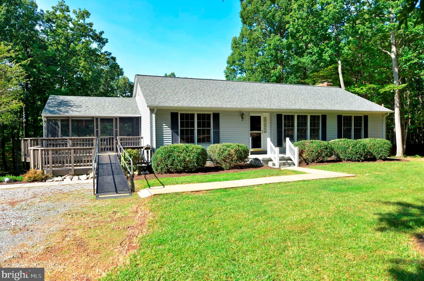 2107 Harry Byrd Hwy, Mount Weather, VA 20135-4811