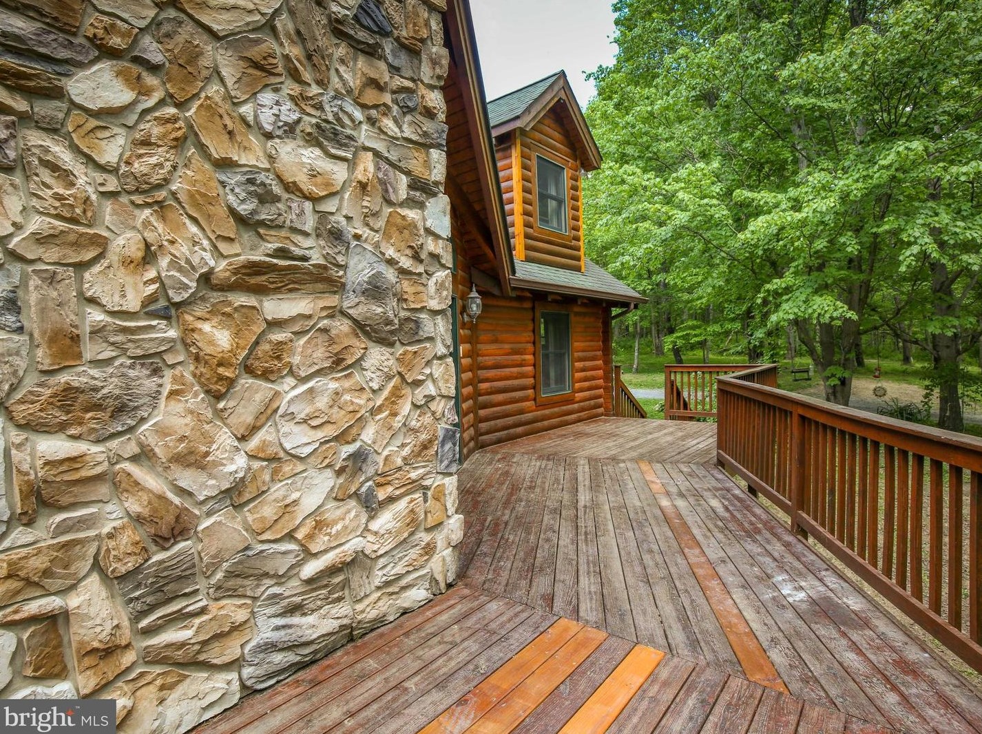 872 Bench Ln, Mount Weather VA  20135-4861 exterior