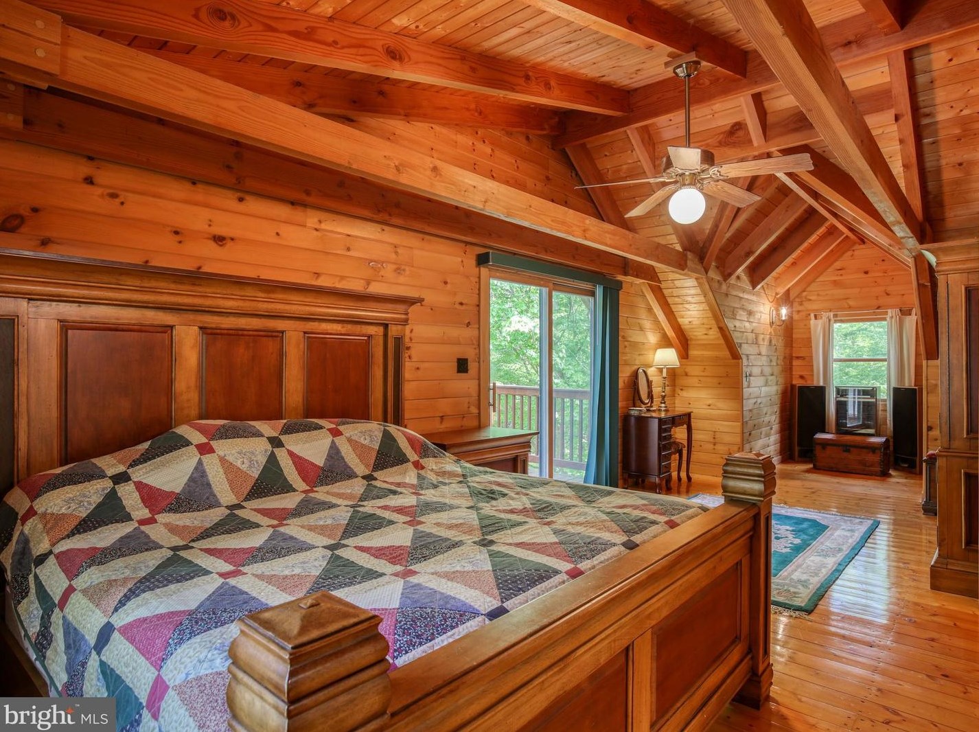 872 Bench Ln, Mount Weather VA  20135-4861 exterior