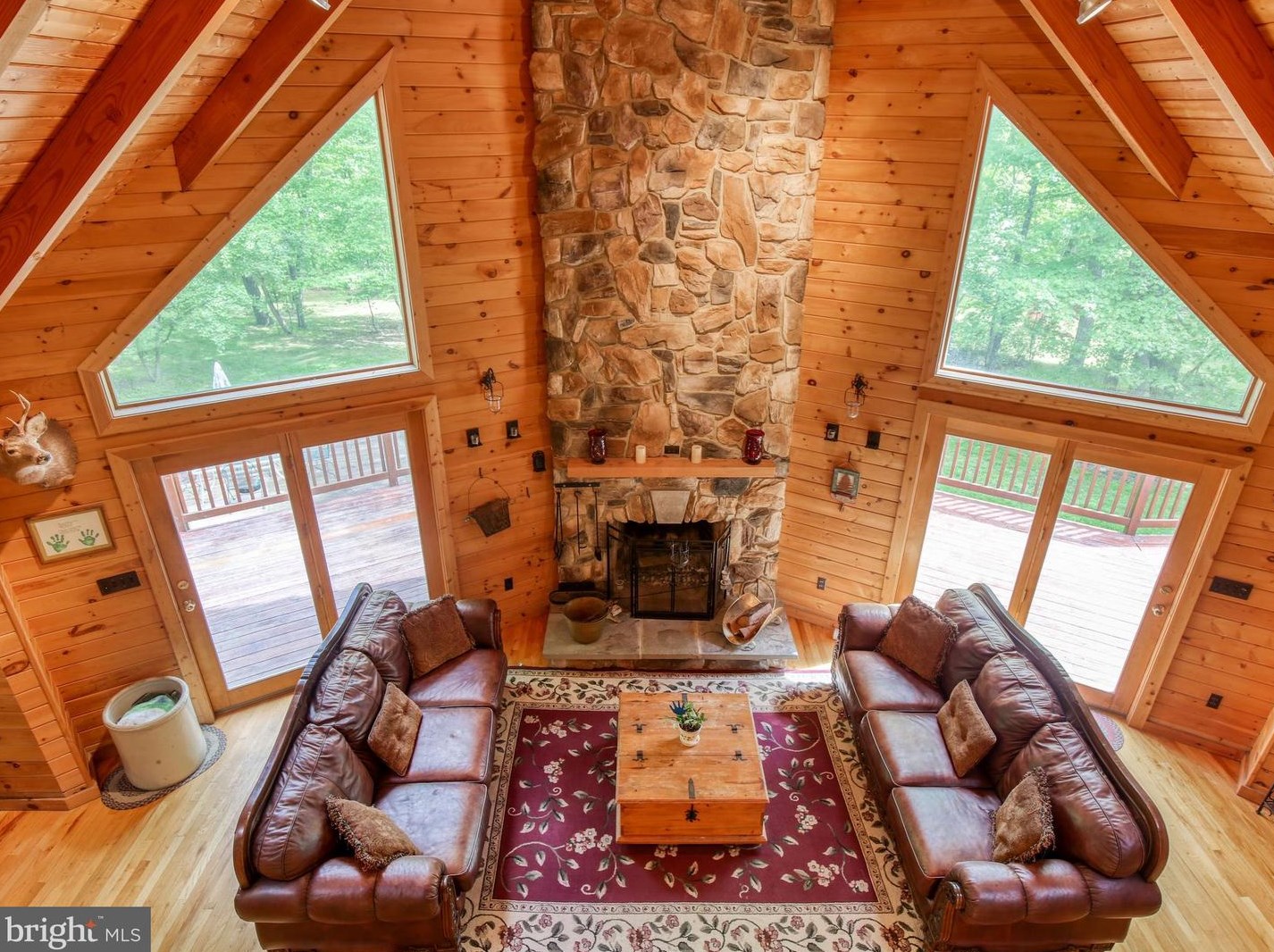 872 Bench Ln, Mount Weather VA  20135-4861 exterior