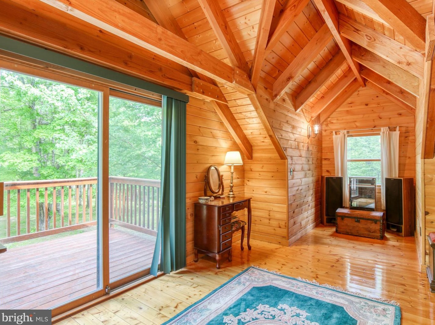 872 Bench Ln, Mount Weather VA  20135-4861 exterior