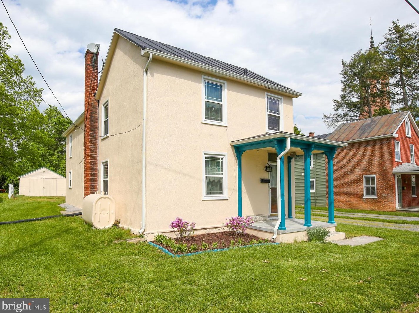 8 Barnett St, Mount Weather, VA 22611-1104