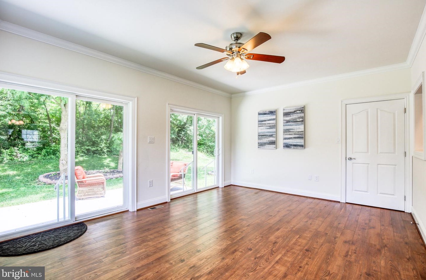 220 Chamberlain St, Mount Weather VA 22611 exterior