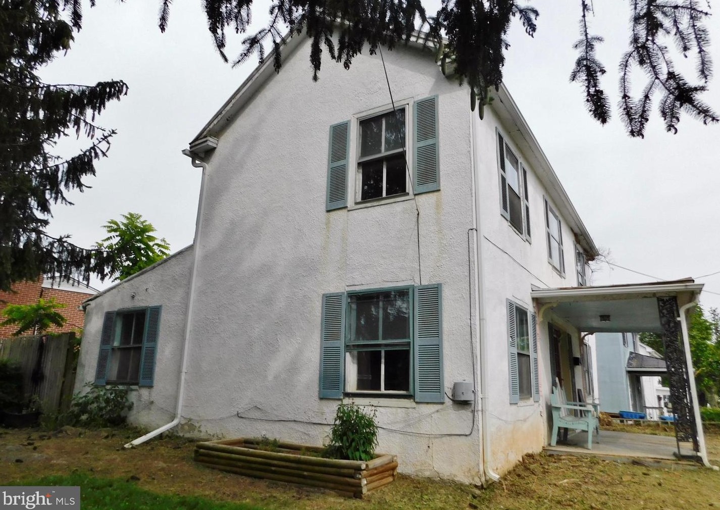 112 Treadwell St, Mount Weather, VA 22611