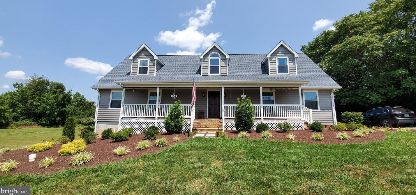 15 Bushland Ln, Mount Weather, VA 22611
