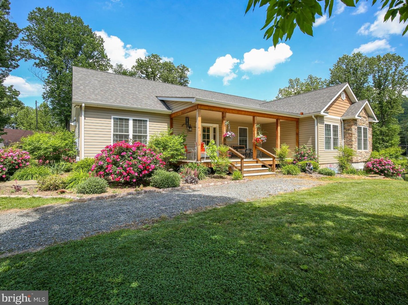 509 Pine Grove Rd, Mount Weather, VA 20135-4710