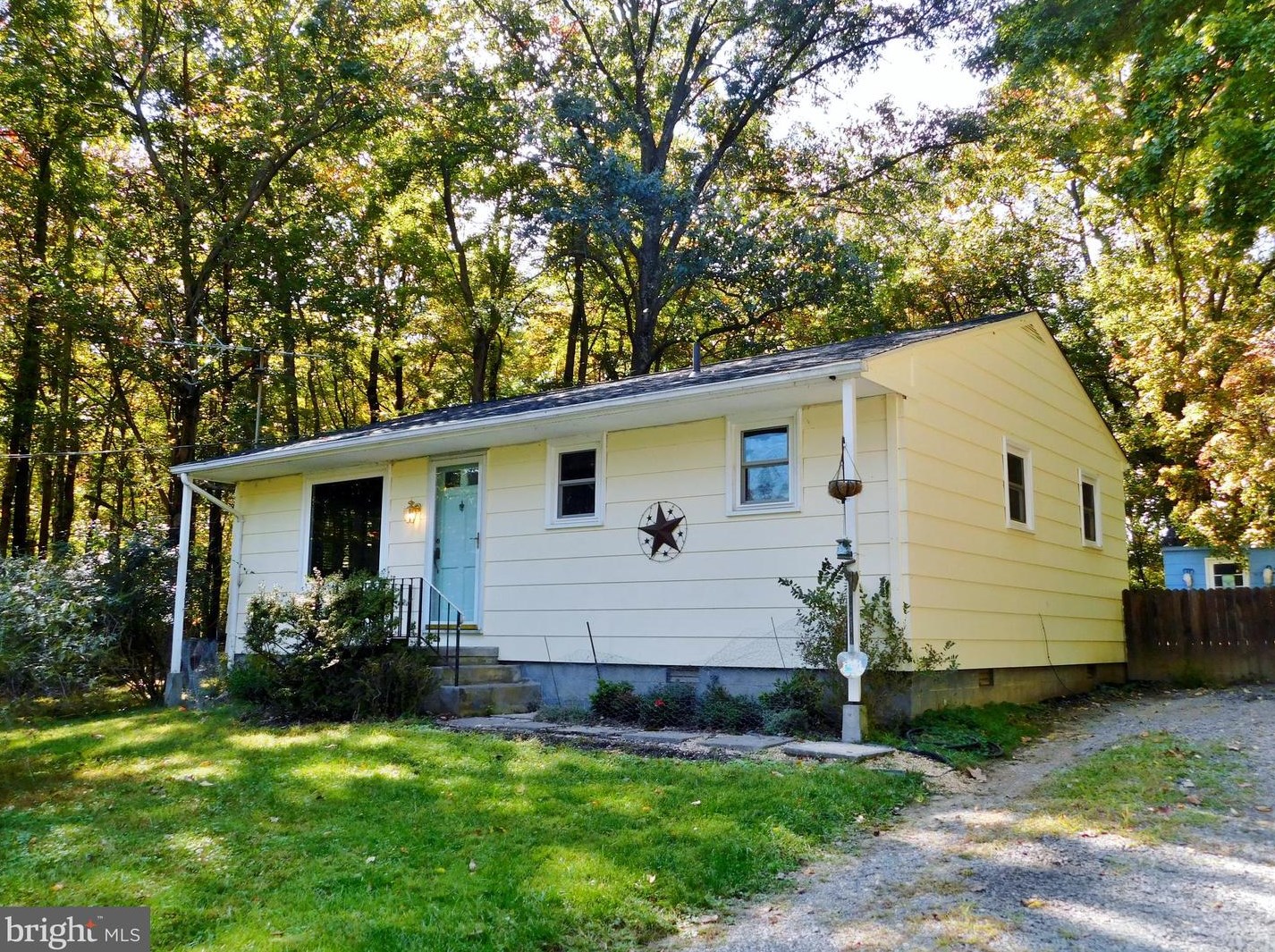 271 Evergreen Ln, Mount Weather, VA 20135
