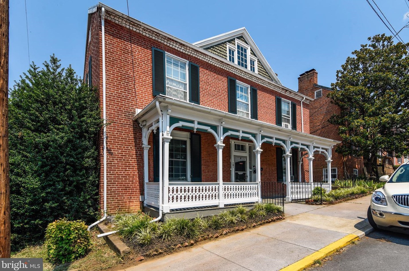 101 Church St, Mount Weather, VA 22611-1109