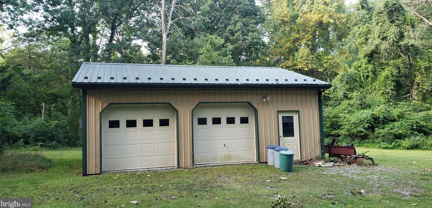 74 Horseshoe Ln, Mount Weather, VA 20135