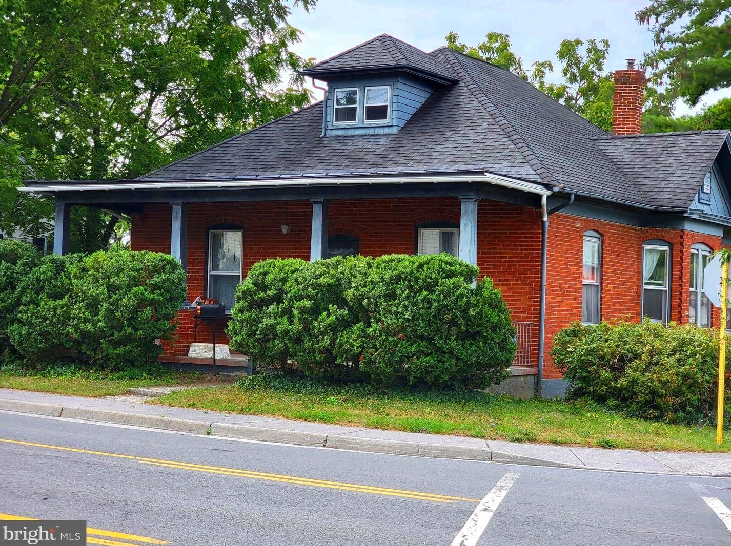 221 W Main St, Mount Weather, VA 22611