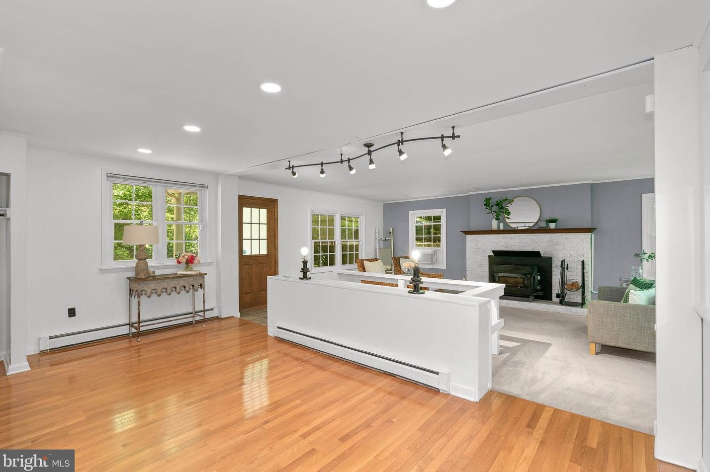 674 Timber Ln, Mount Weather, VA 20135-4610