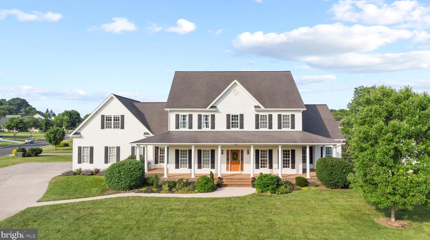 200 Craigs Run Ct, Mount Weather, VA 22611-1256