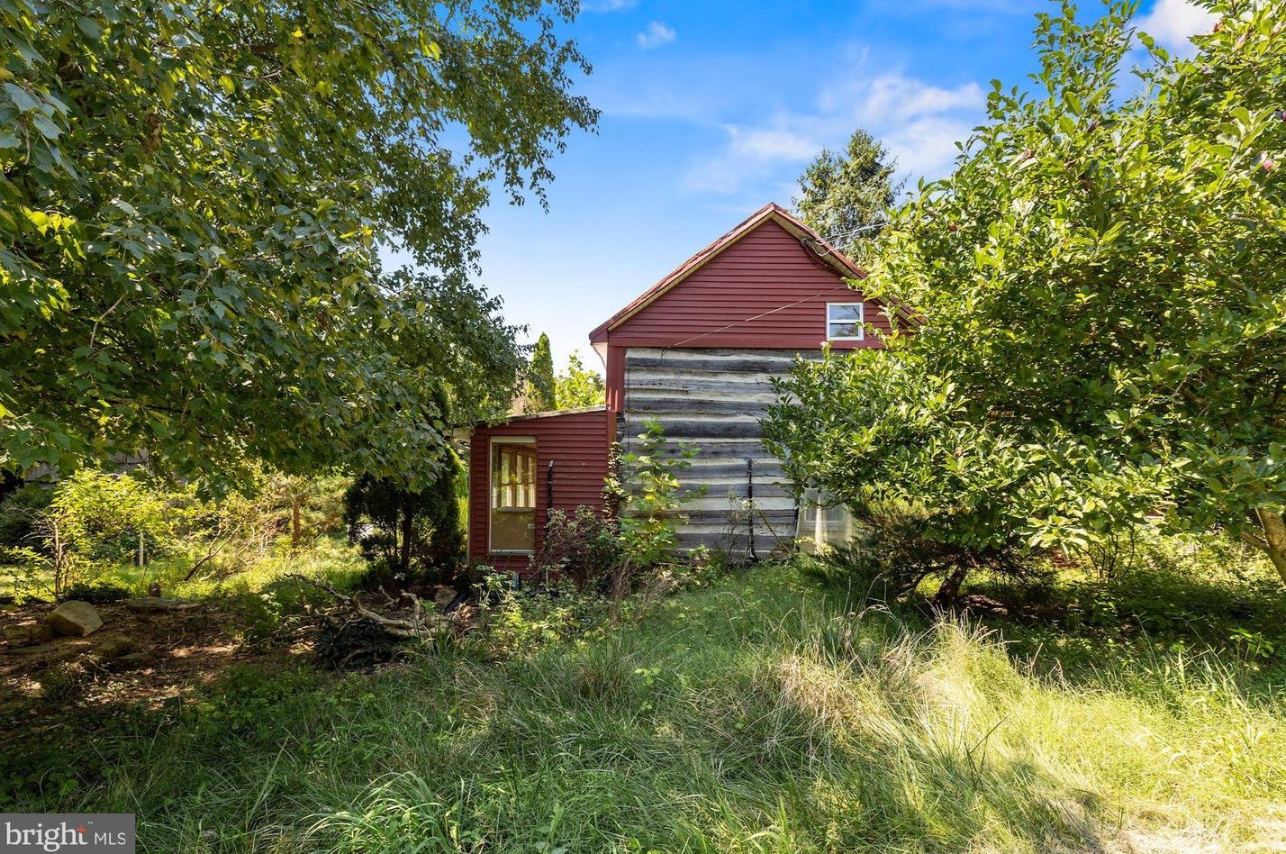 2018 Chilly Hollow Rd, Mount Weather, VA 22611-4126