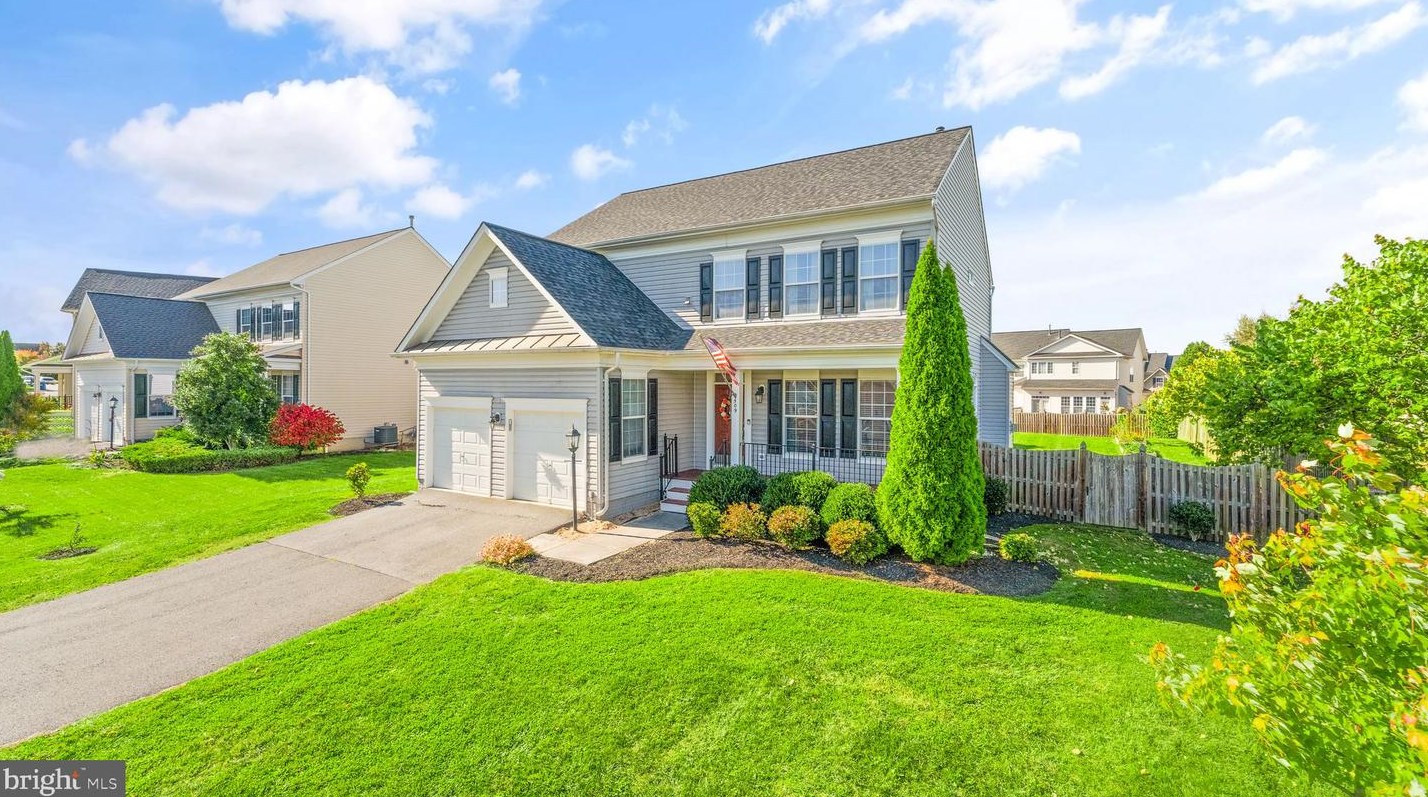 509 Blossom Dr, Mount Weather, VA 22611-1193