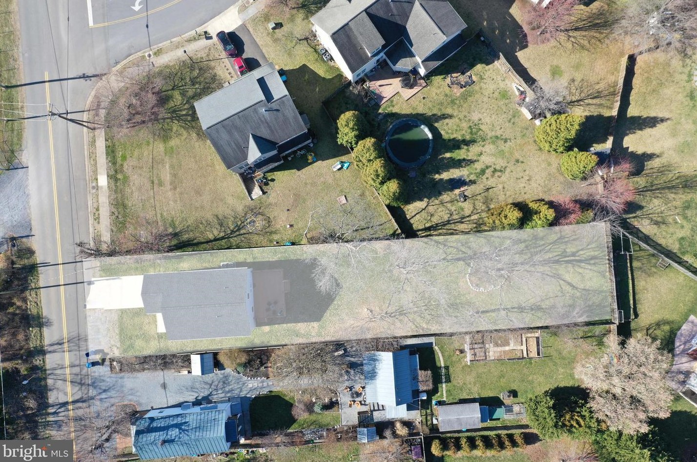 305 1st St, Mount Weather, VA 22611