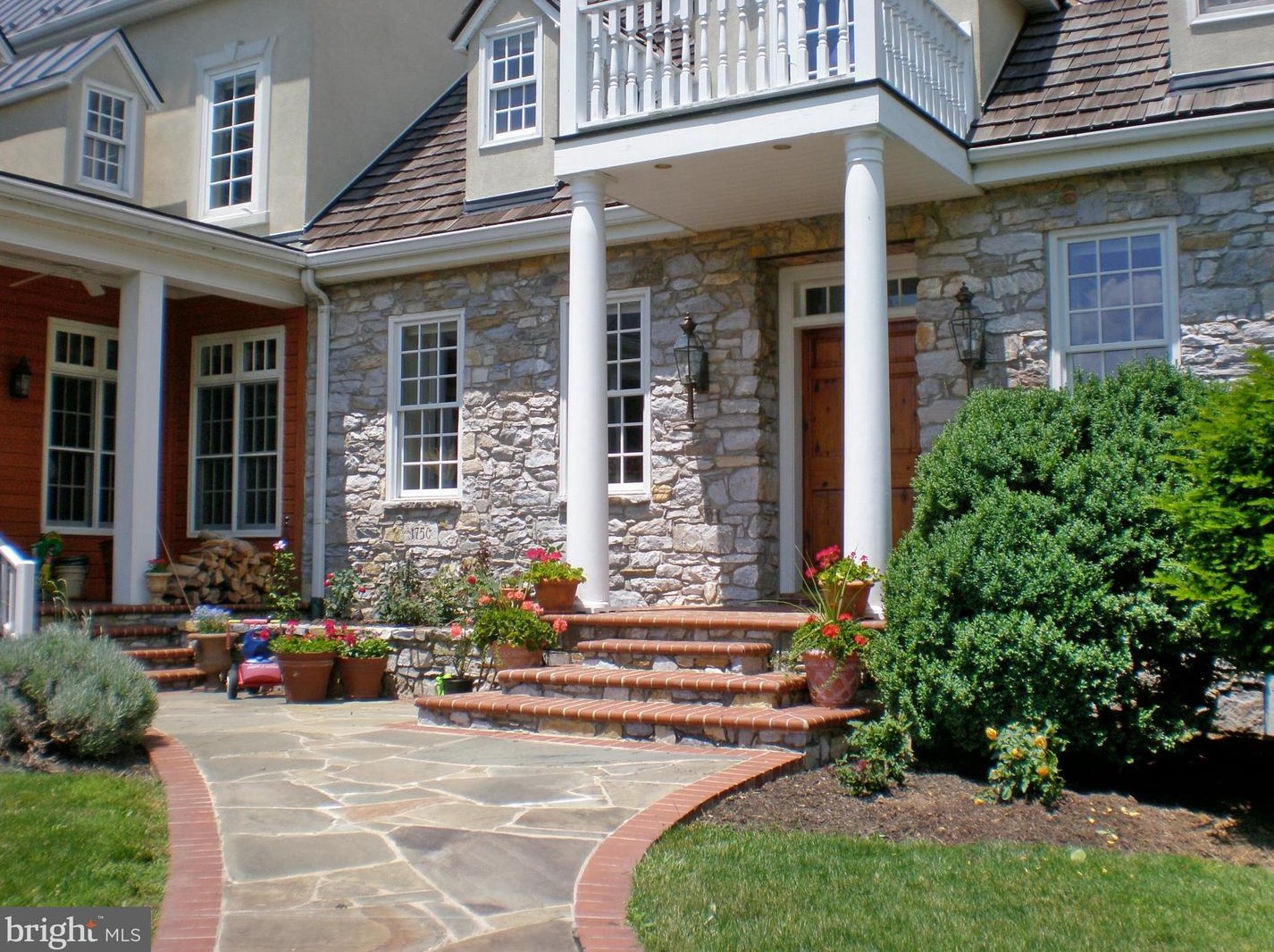 268 Hill And Dale Ln, Mount Weather, VA 22611