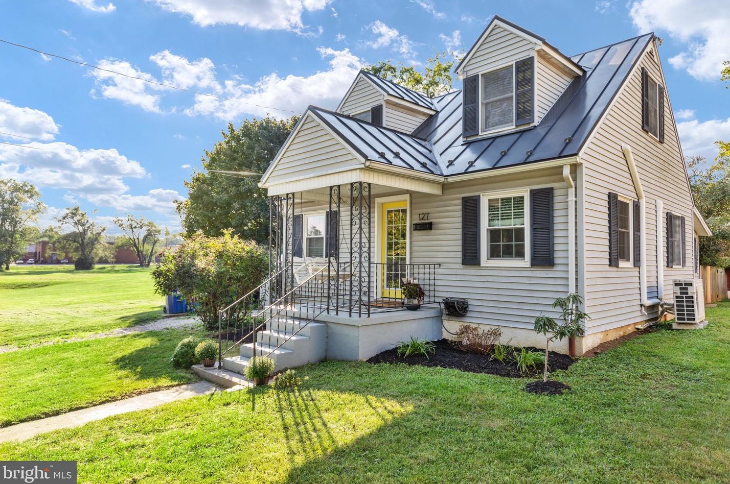 127 Virginia Ave, Mount Weather, VA 22611
