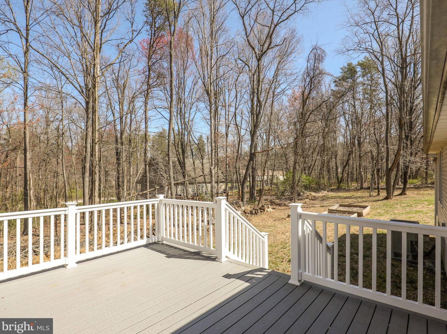 416 Hemlock Ln, Mount Weather, VA 20135