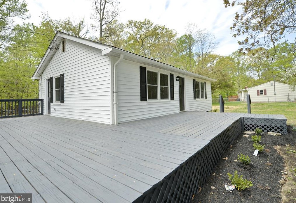 417 Beechwood Ln, Mount Weather, VA 20135-4521