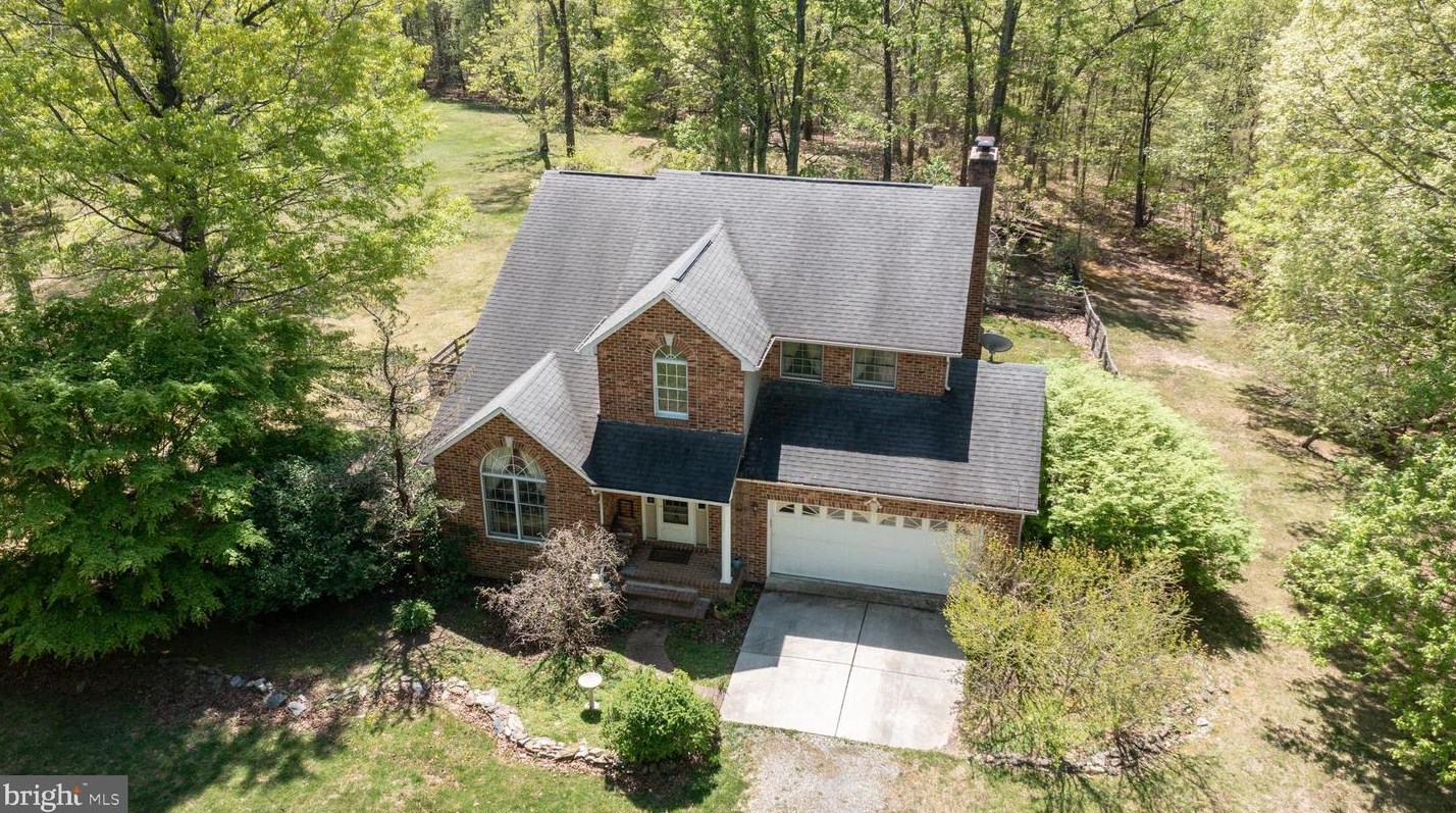 290 Fox Woods Ln, Boyce, VA 22620