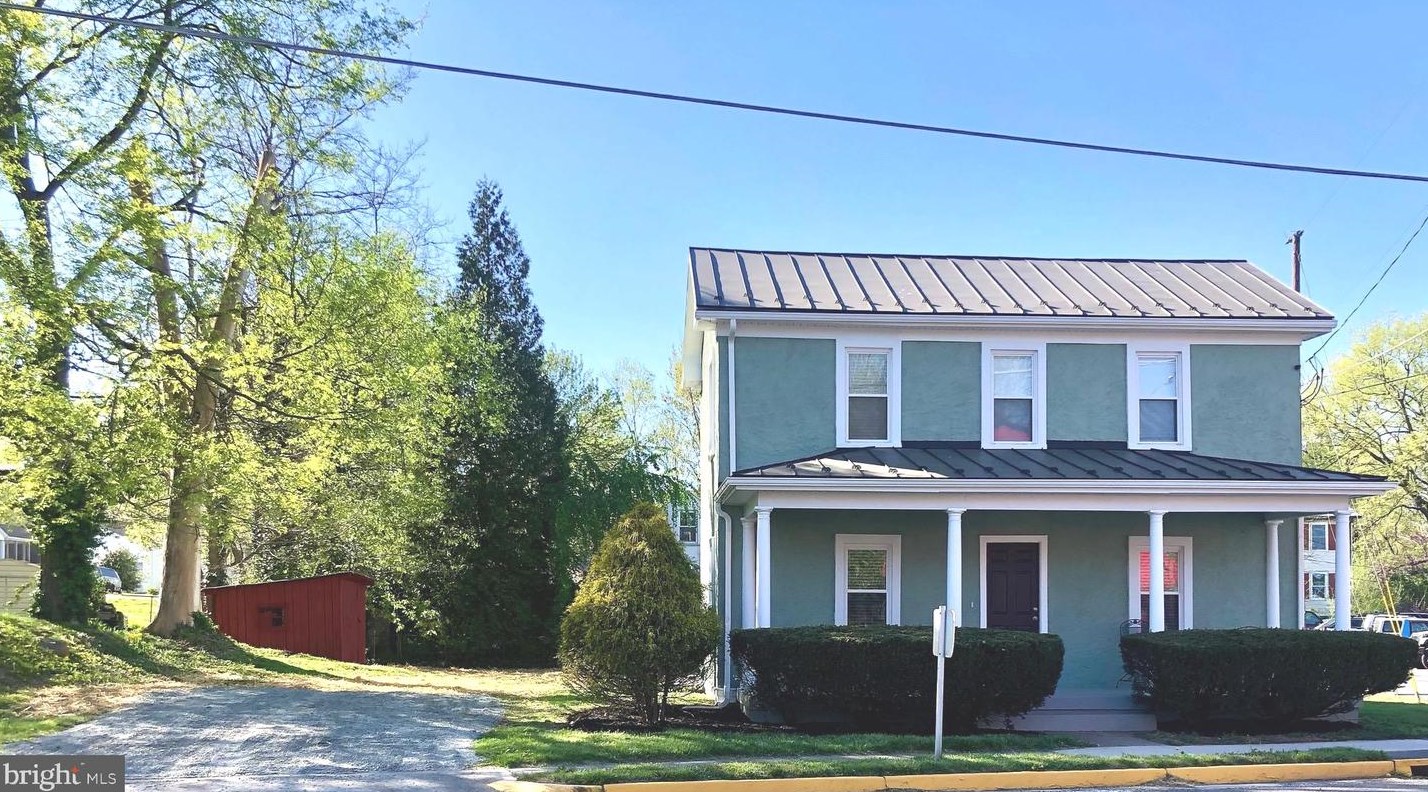 223 N Buckmarsh St, Mount Weather, VA 22611