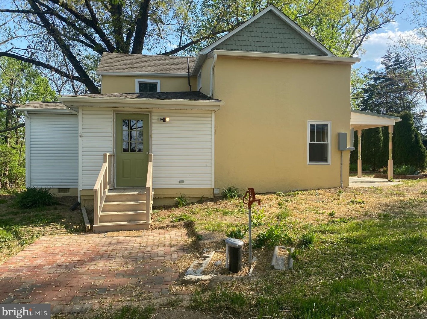 2 E Crescent St, Boyce, VA 22620