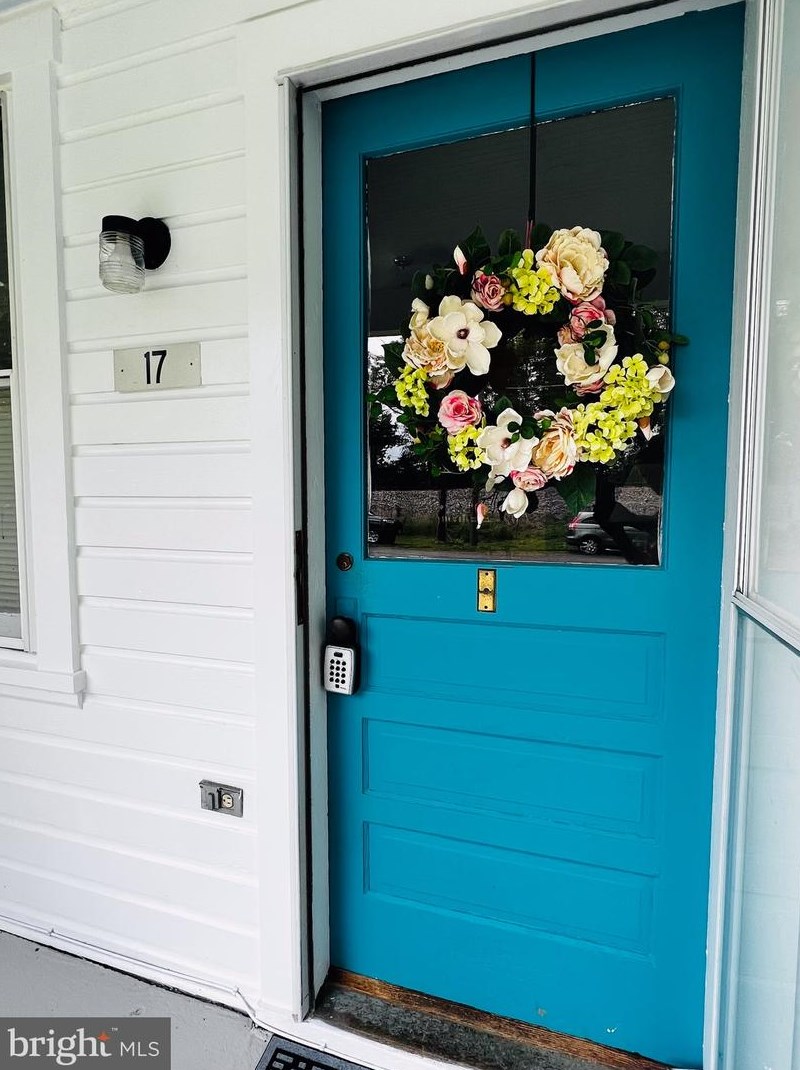 17 Virginia Ave, Boyce, VA 22620