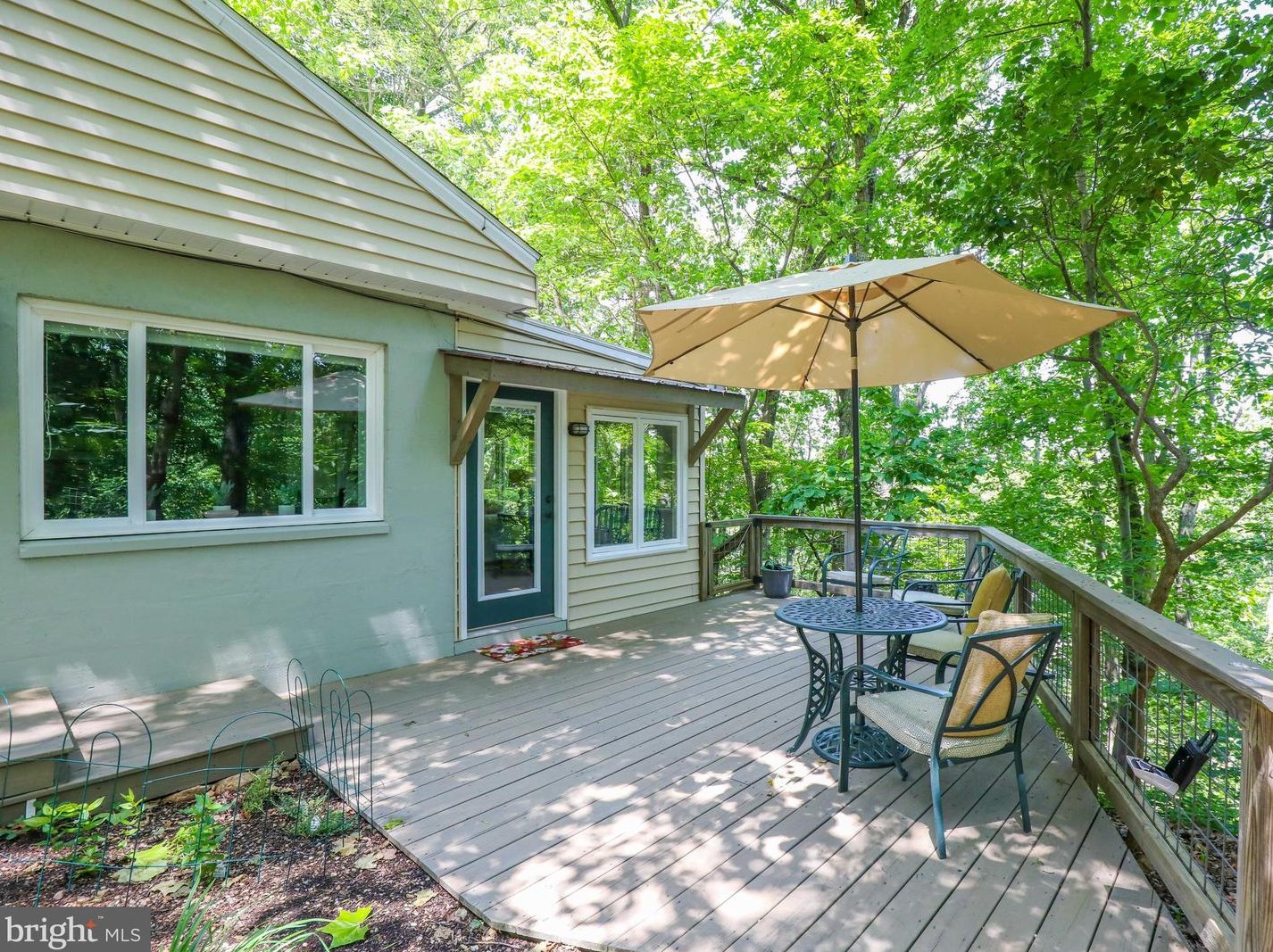 622 Timber Ln, Mount Weather, VA 20135-4610