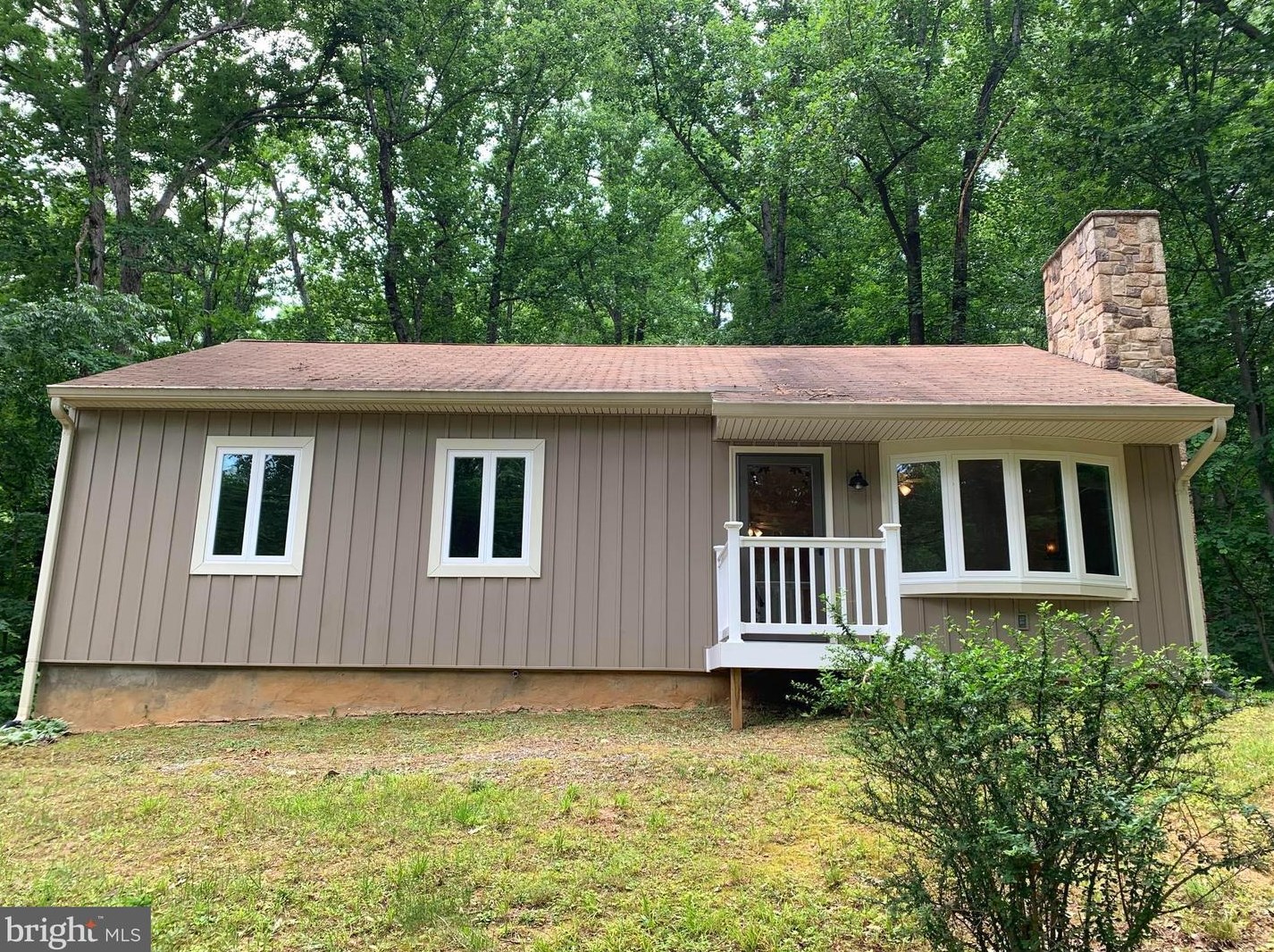 70 Little River Ln, Boyce, VA 22620