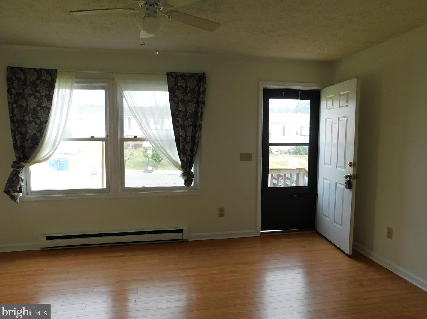 406 Cobbler Dr, Mount Weather, VA 22611-1176