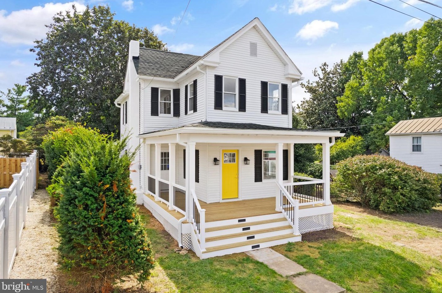 112 Rice St, Mount Weather, VA 22611-1036