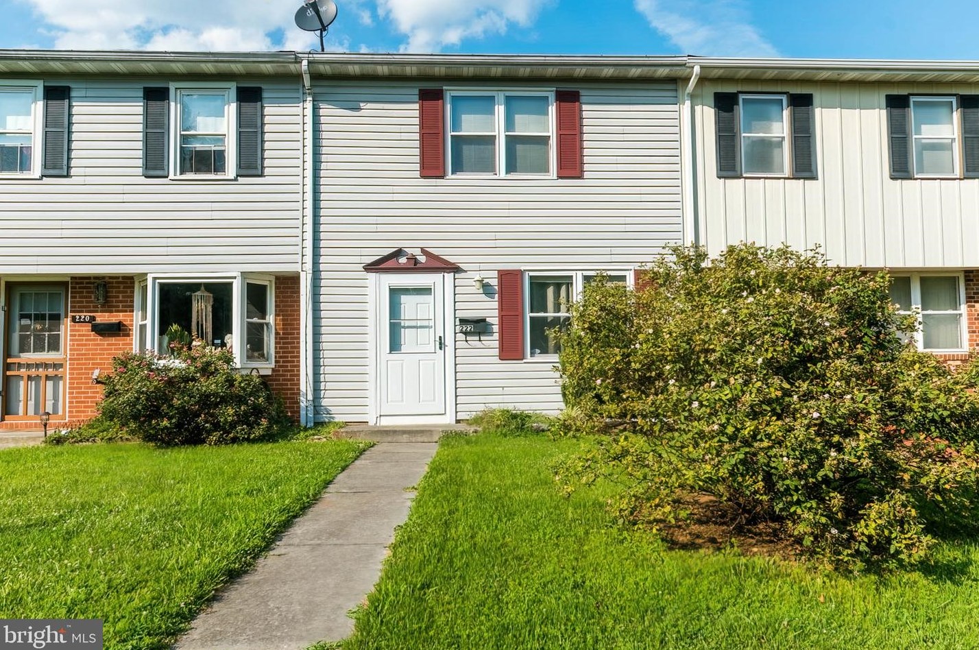 222 Moore Dr, Mount Weather, VA 22611-1150