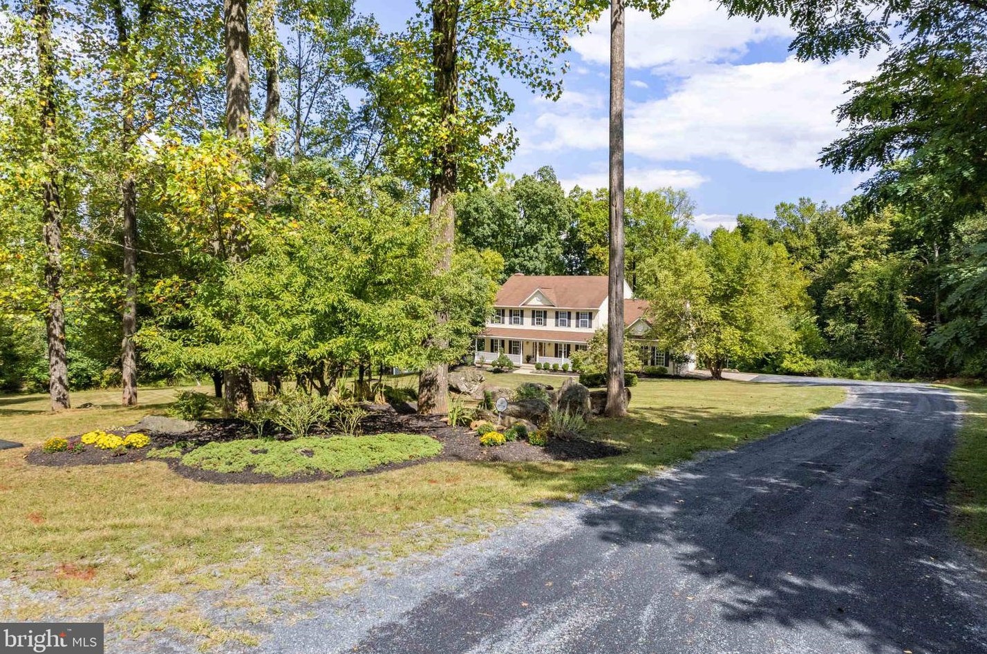 584 Coulson Ln, Mount Weather, VA 20135-2056