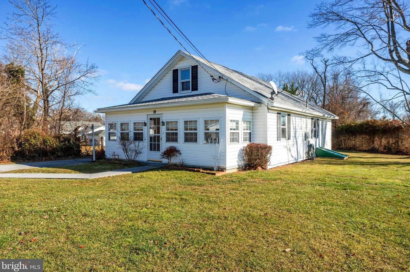 20 Lincoln Ave, Mount Weather, VA 22611