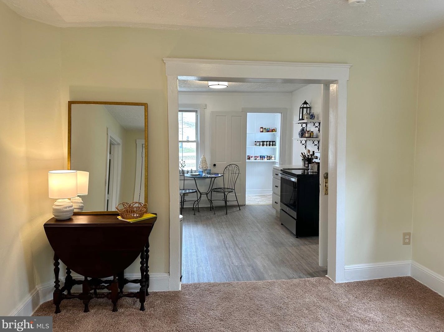 891 Berrys Ferry Rd, White Post, VA 22663-2700