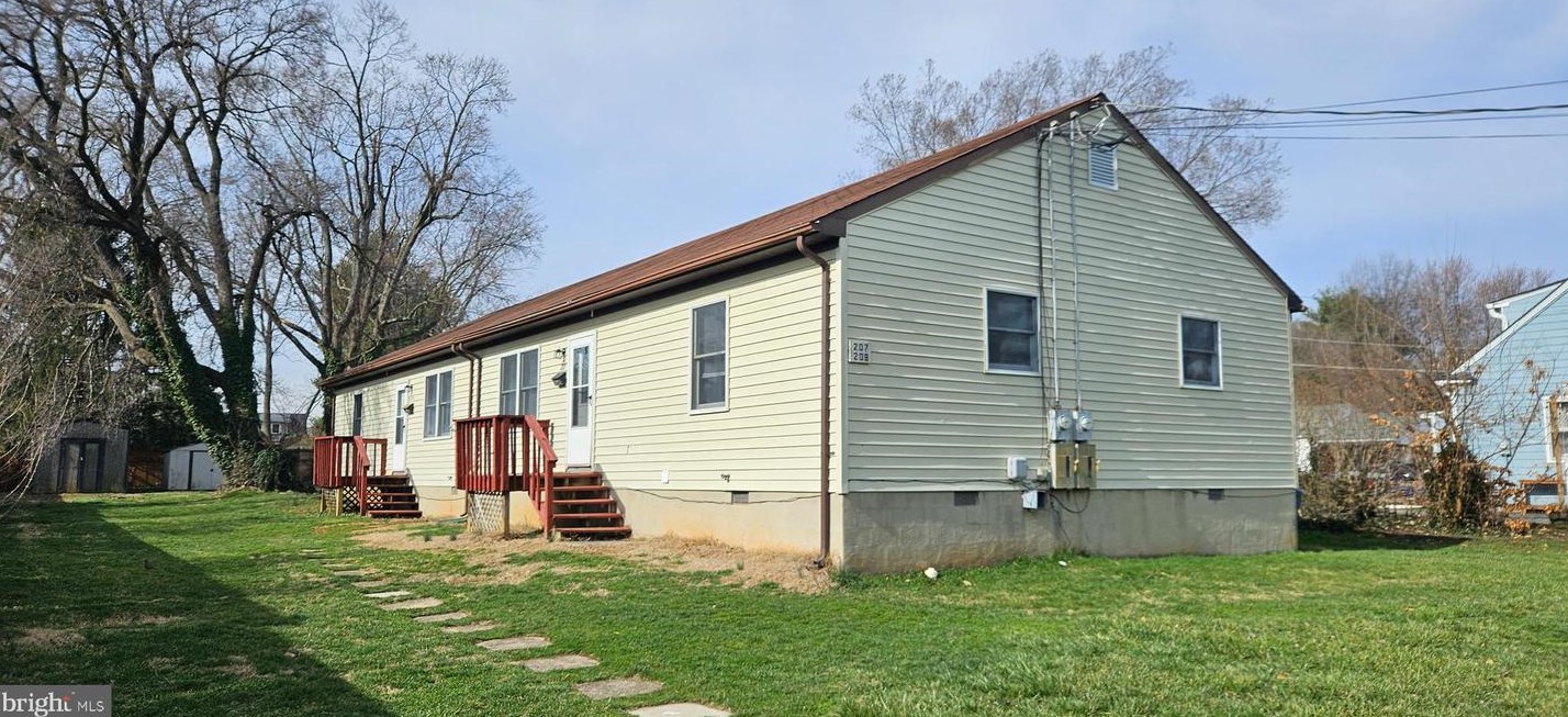 209 Walnut St, Mount Weather, VA 22611