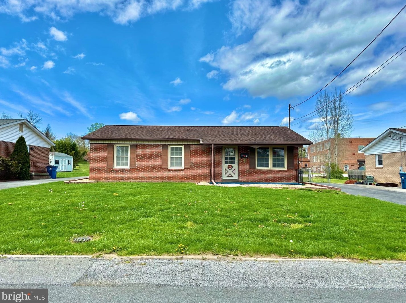 13 Lincoln Ave, Mount Weather, VA 22611