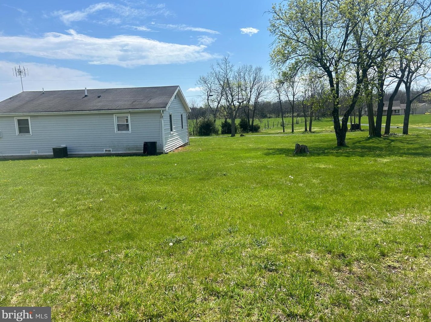 550 Old Charles Town Rd, Mount Weather, VA 22611-1904