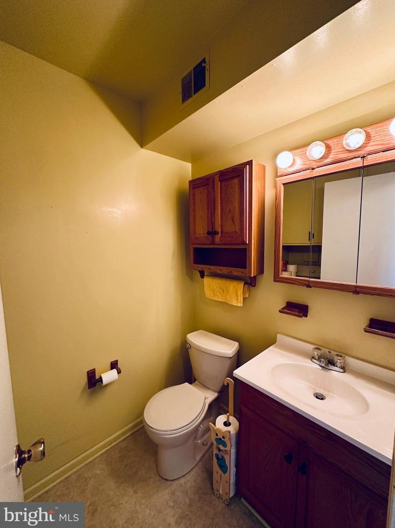 217 Fairfax St, Mount Weather VA 22611-1179 exterior