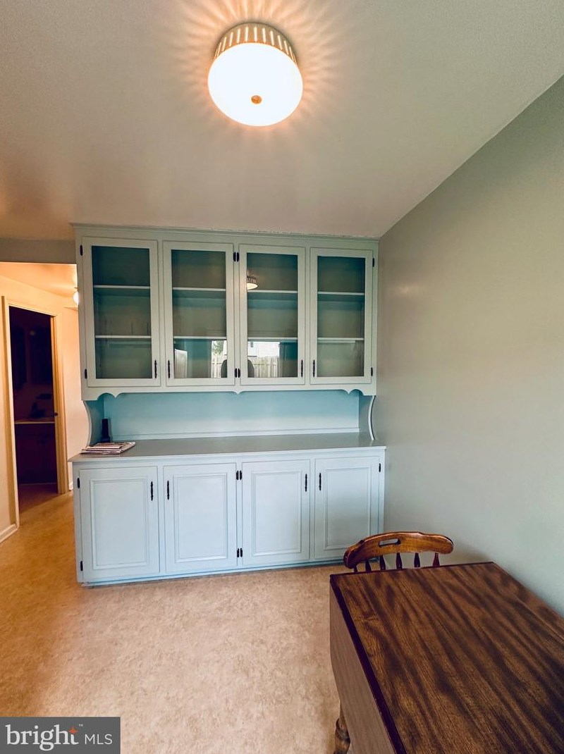 217 Fairfax St, Mount Weather VA 22611-1179 exterior