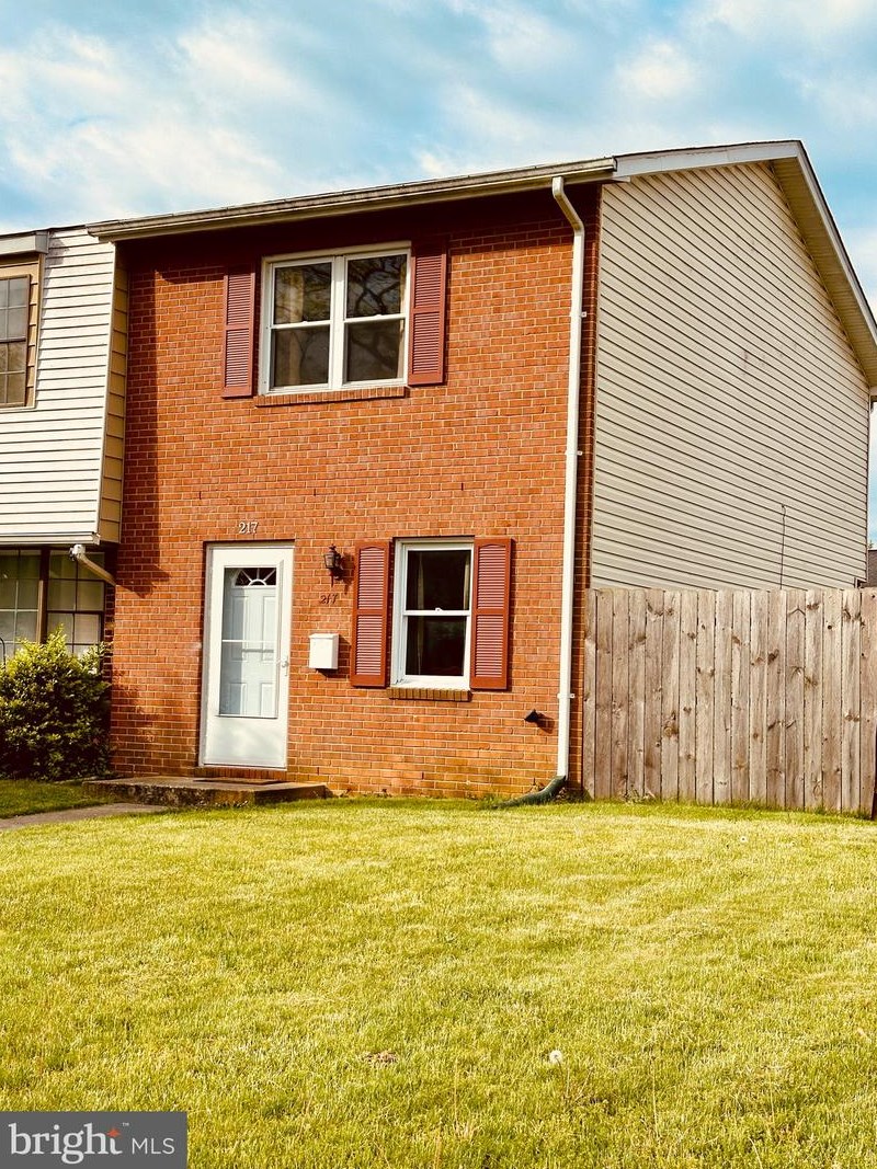 217 Fairfax St, Mount Weather VA 22611-1179 exterior