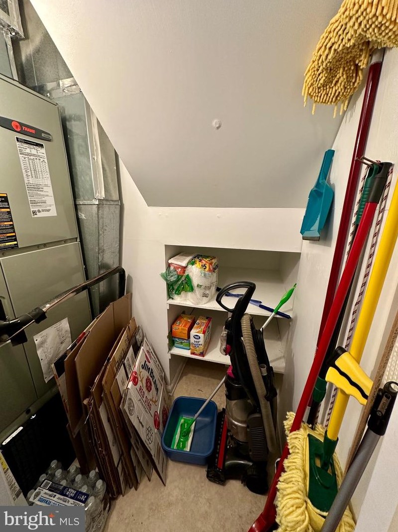 217 Fairfax St, Mount Weather VA 22611-1179 exterior