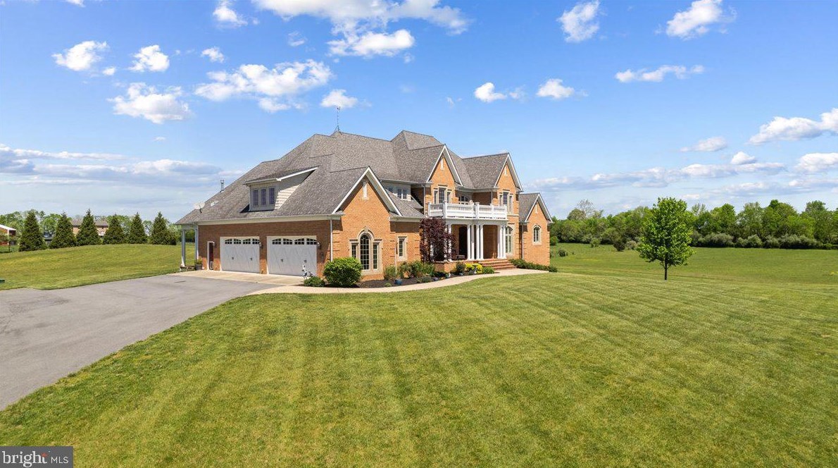 4790 Senseny Rd, Mount Weather, VA 22611