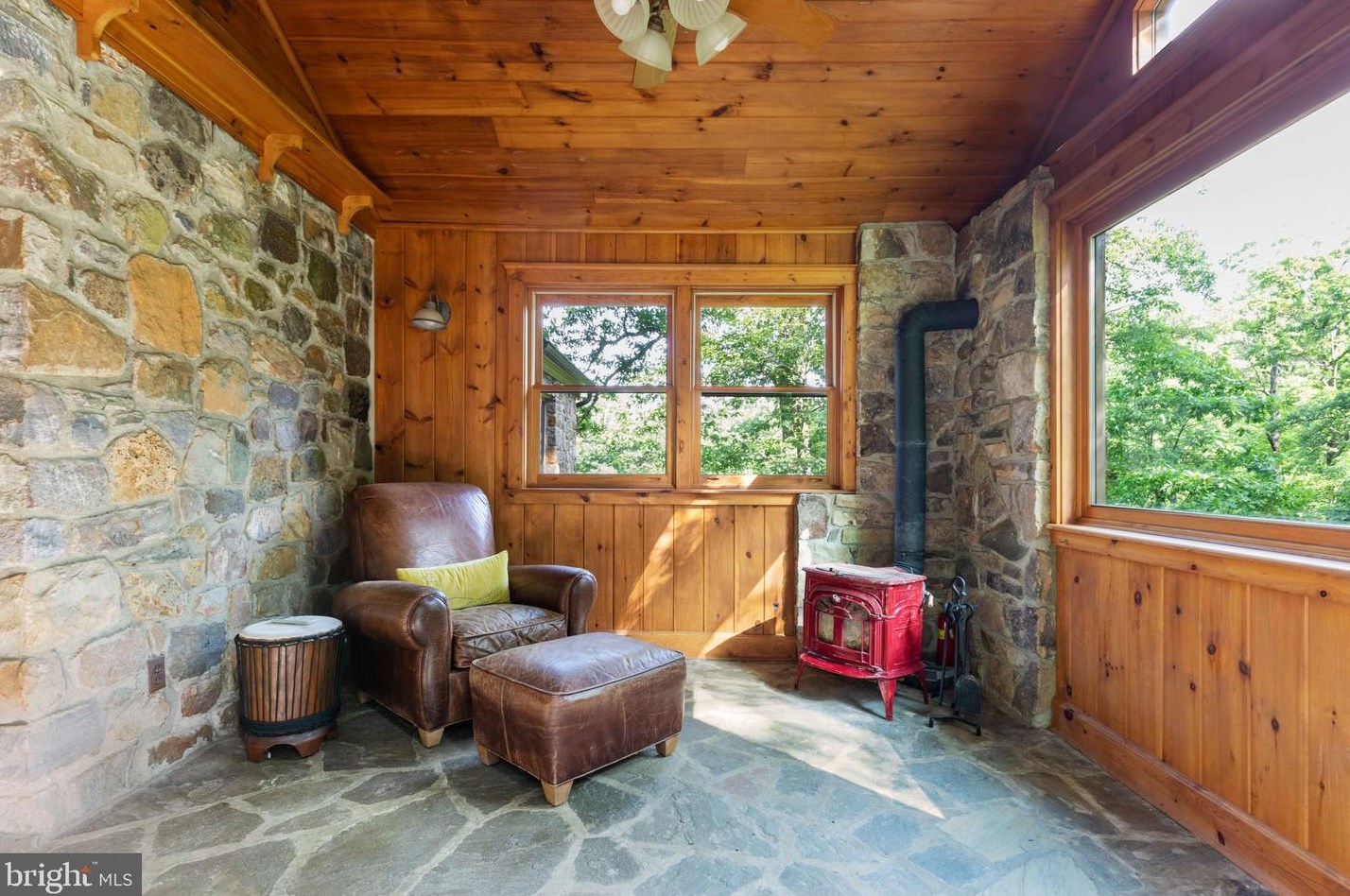 32638 Mount Weather Rd, Mount Weather, VA 20135-2049