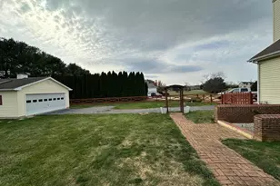 201 Vista Ln, White Post, VA 22663 - Photo 16