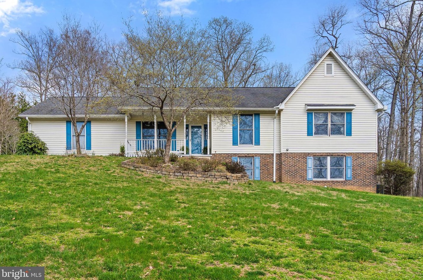3501 Holly Springs Rd, Viewtown, VA 20106-1735