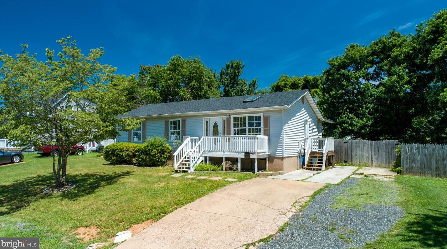 230 Queen St, Culpeper, VA 22701-1556
